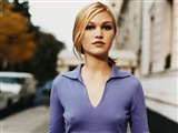 Julia Stiles