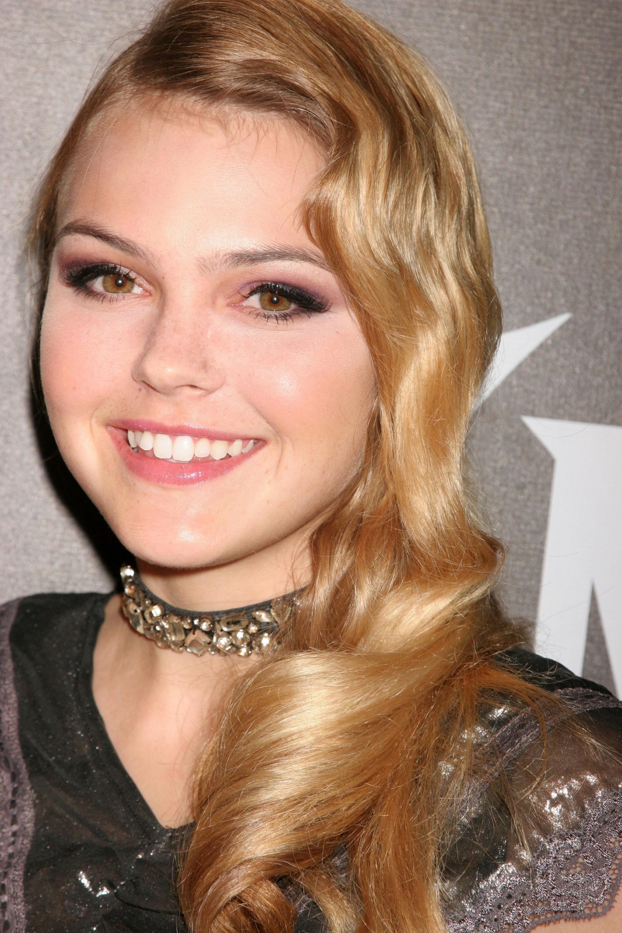 Aimee Teegarden leaked wallpapers