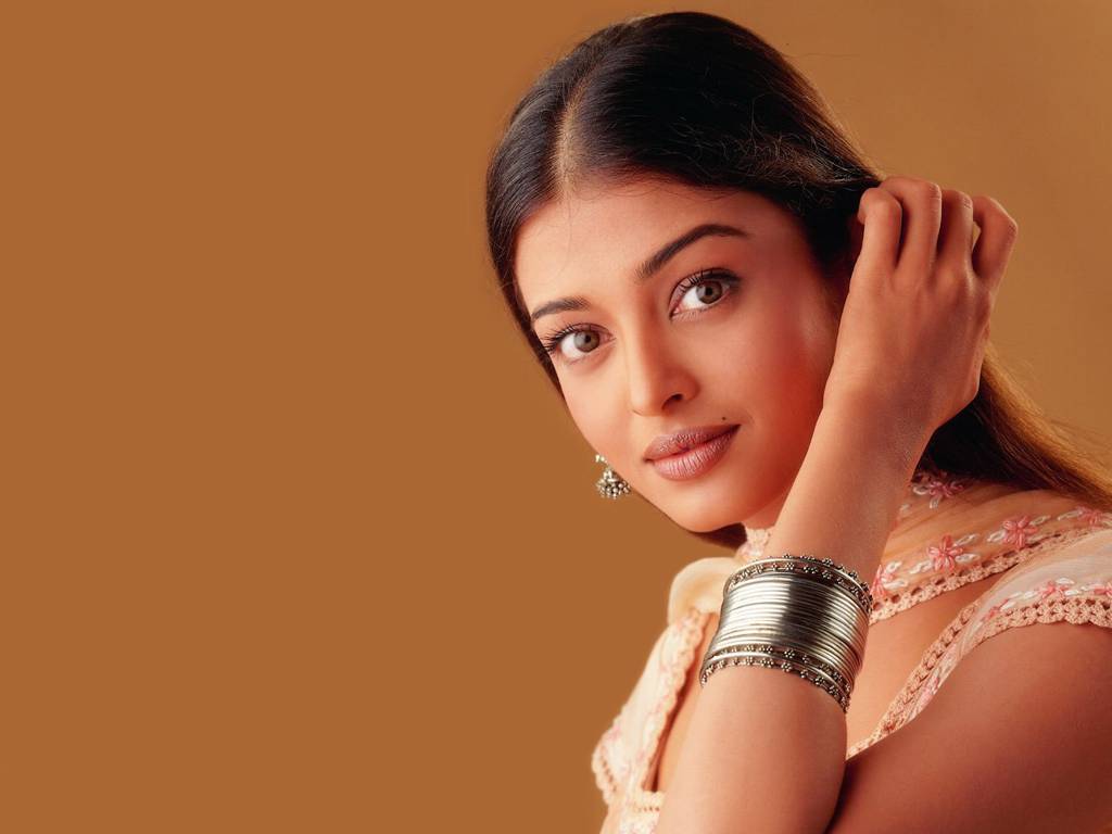 Aishwarya Rai leaked wallpapers