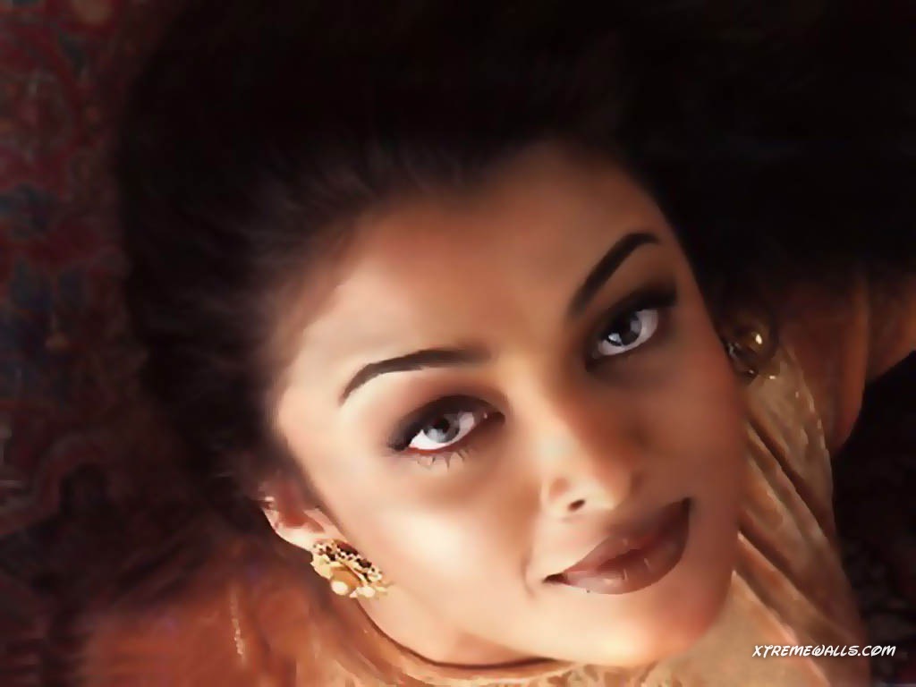 Aishwarya Rai leaked wallpapers