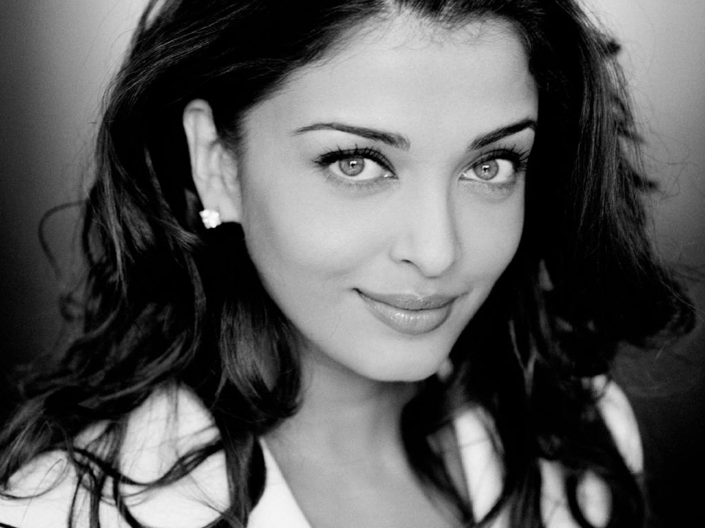 Aishwarya Rai leaked wallpapers