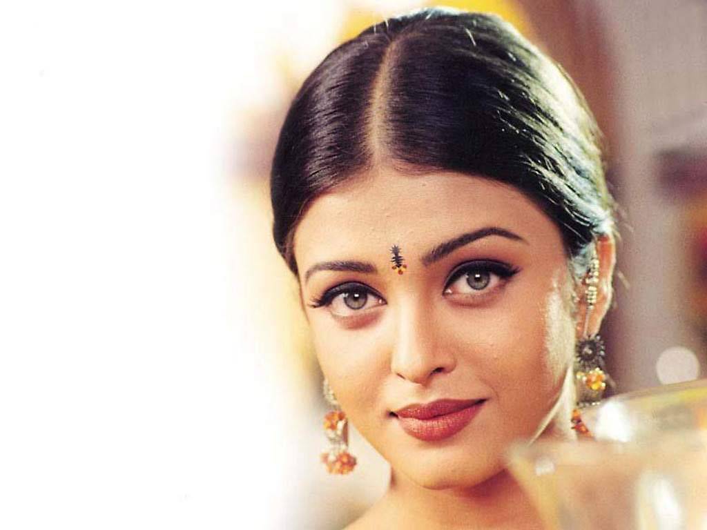 Aishwarya leaked wallpapers