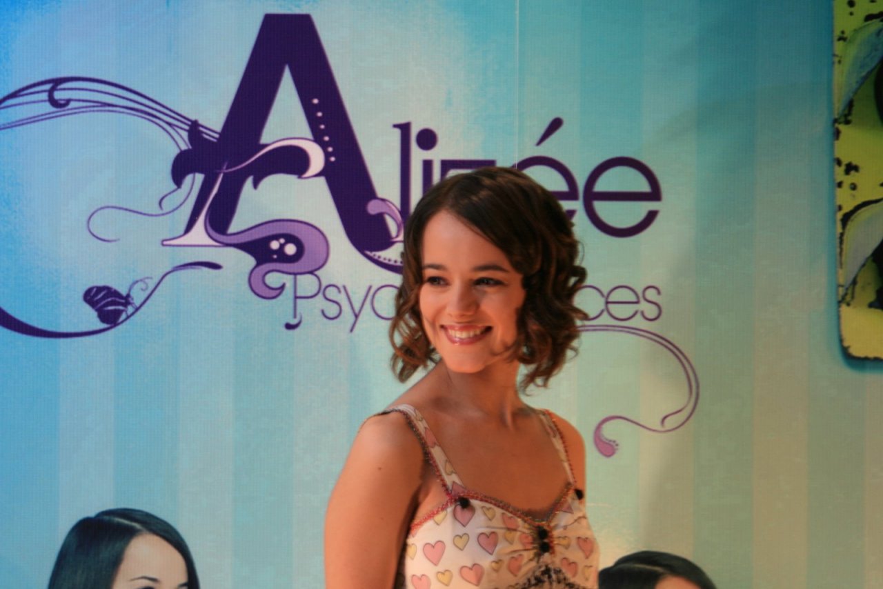 Alizee leaked wallpapers