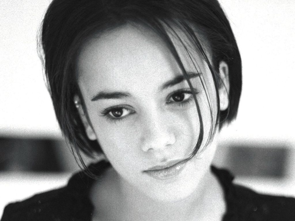 Alizee leaked wallpapers