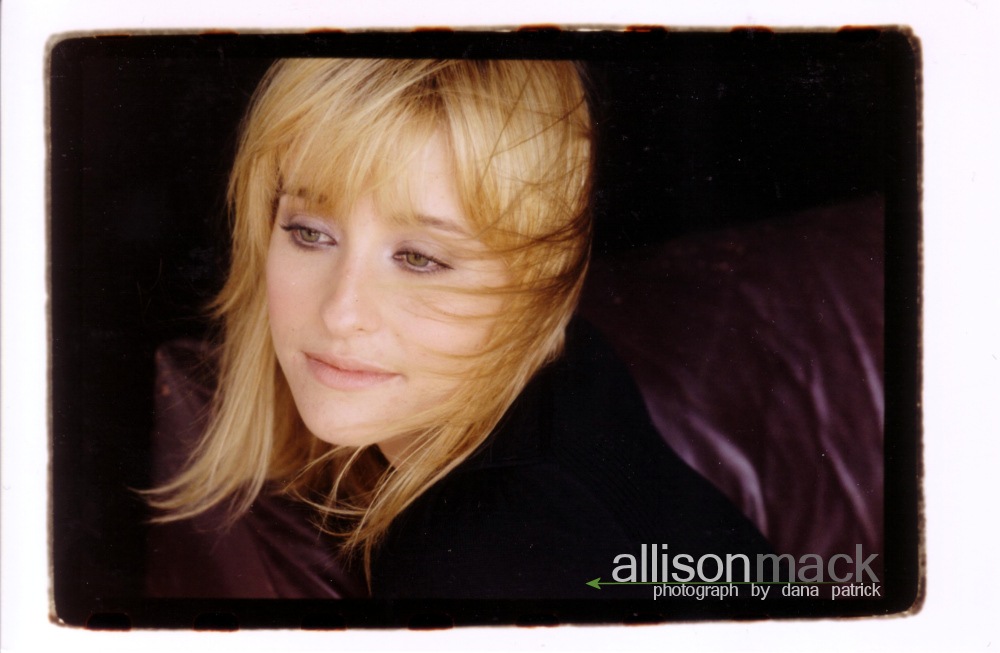 Allison Mack leaked wallpapers