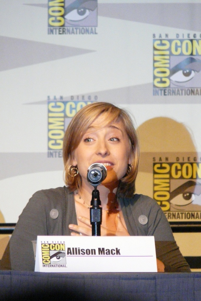 Allison Mack leaked wallpapers