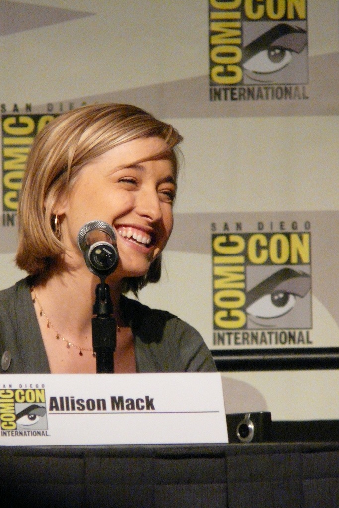 Allison Mack leaked wallpapers