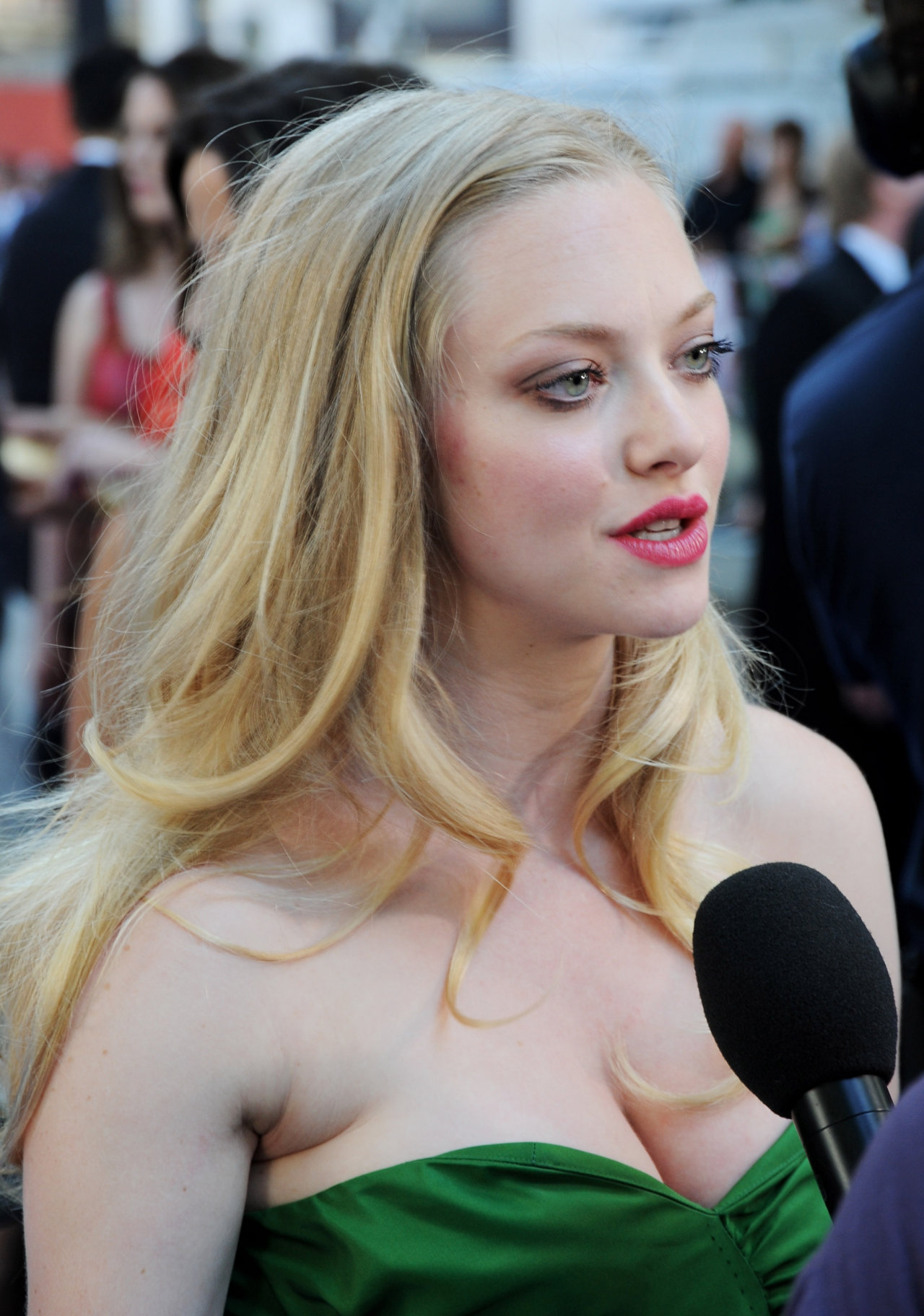 Amanda Seyfried leaked wallpapers