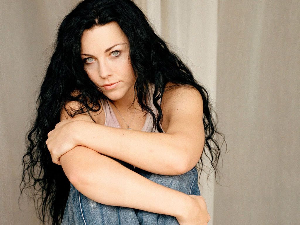 Amy Lee leaked wallpapers