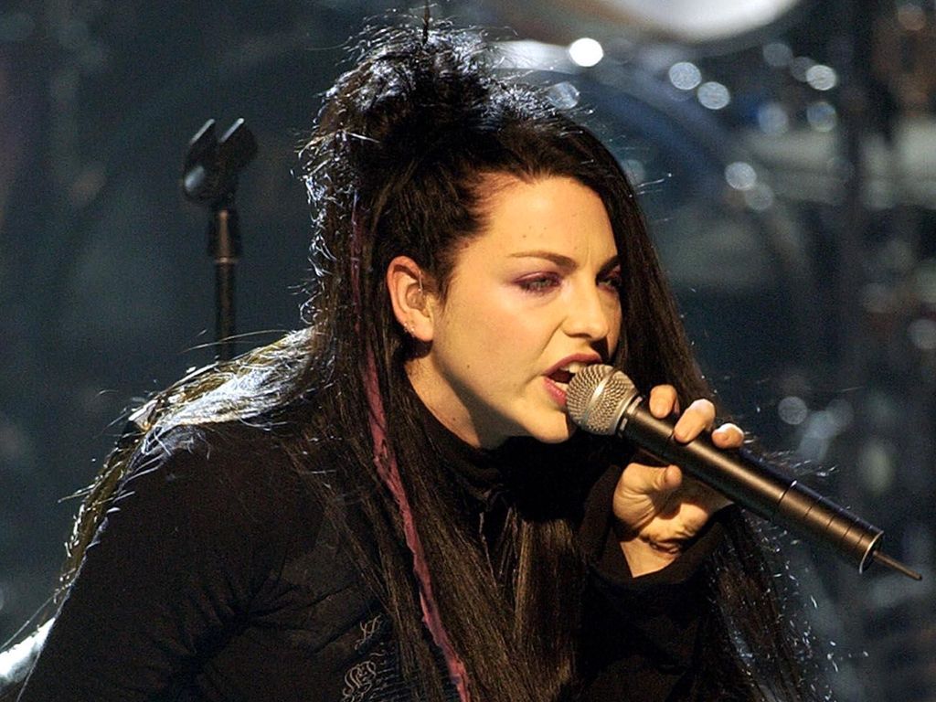 Amy Lee leaked wallpapers