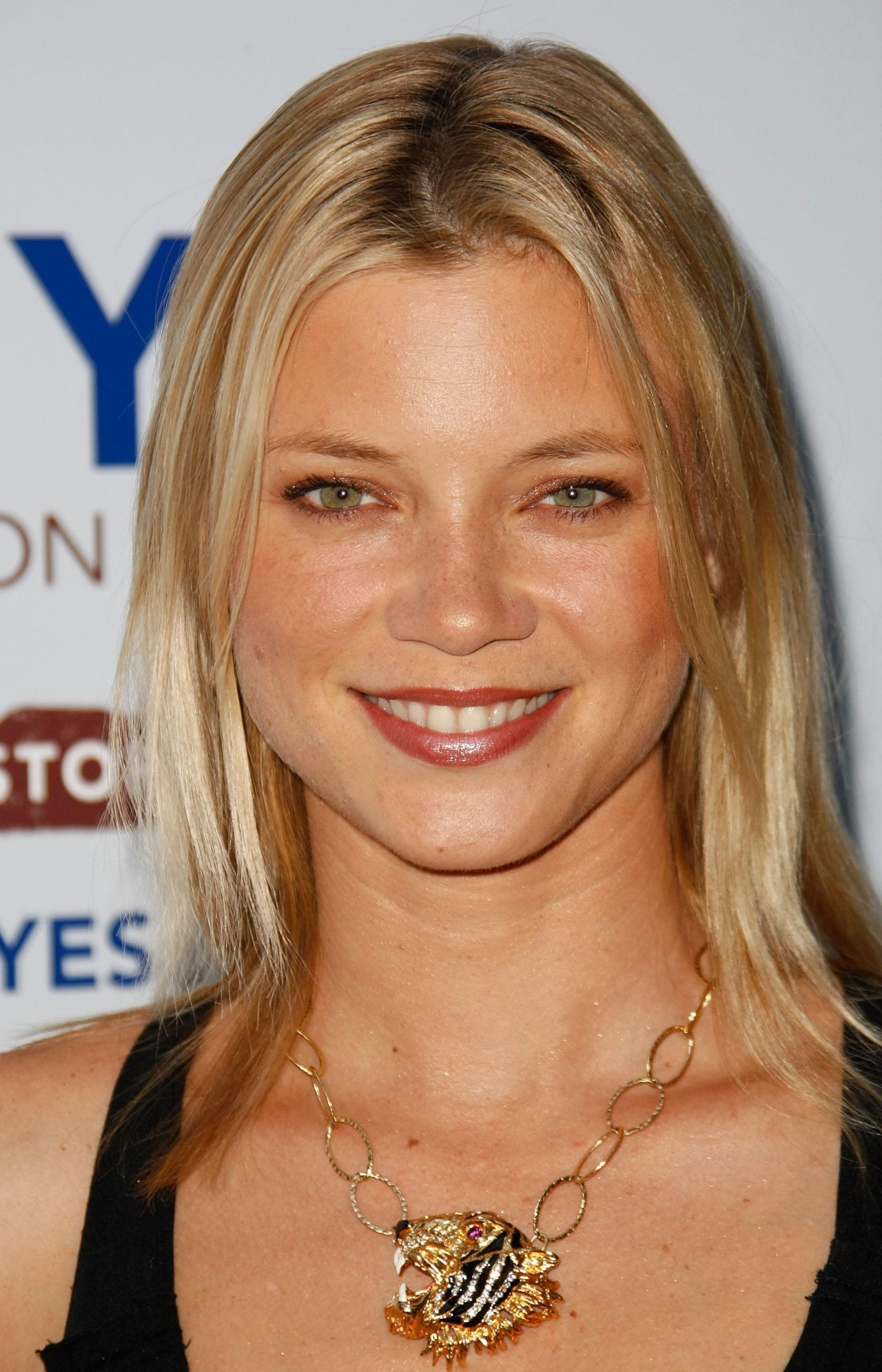 Amy Smart leaked wallpapers