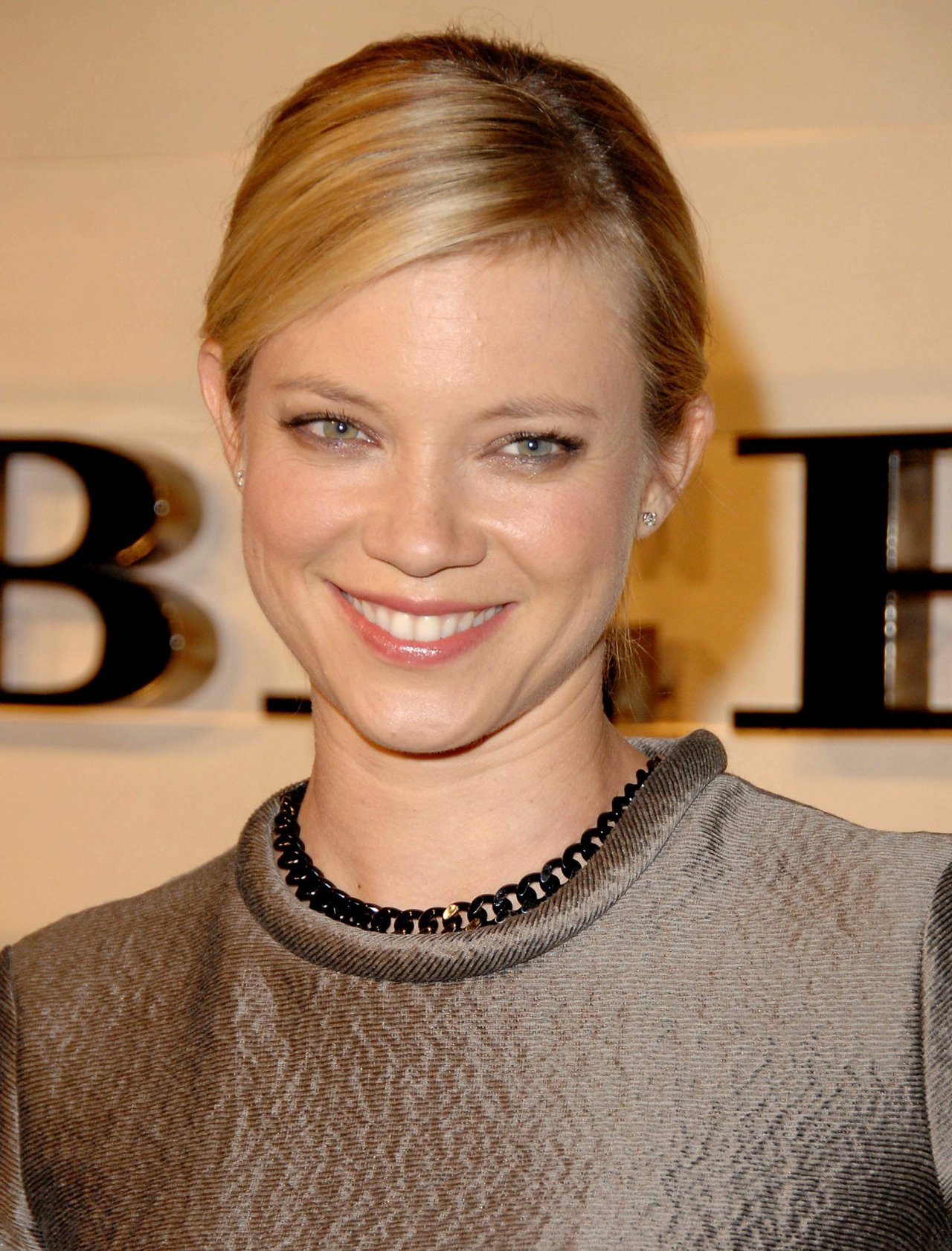 Amy Smart leaked wallpapers