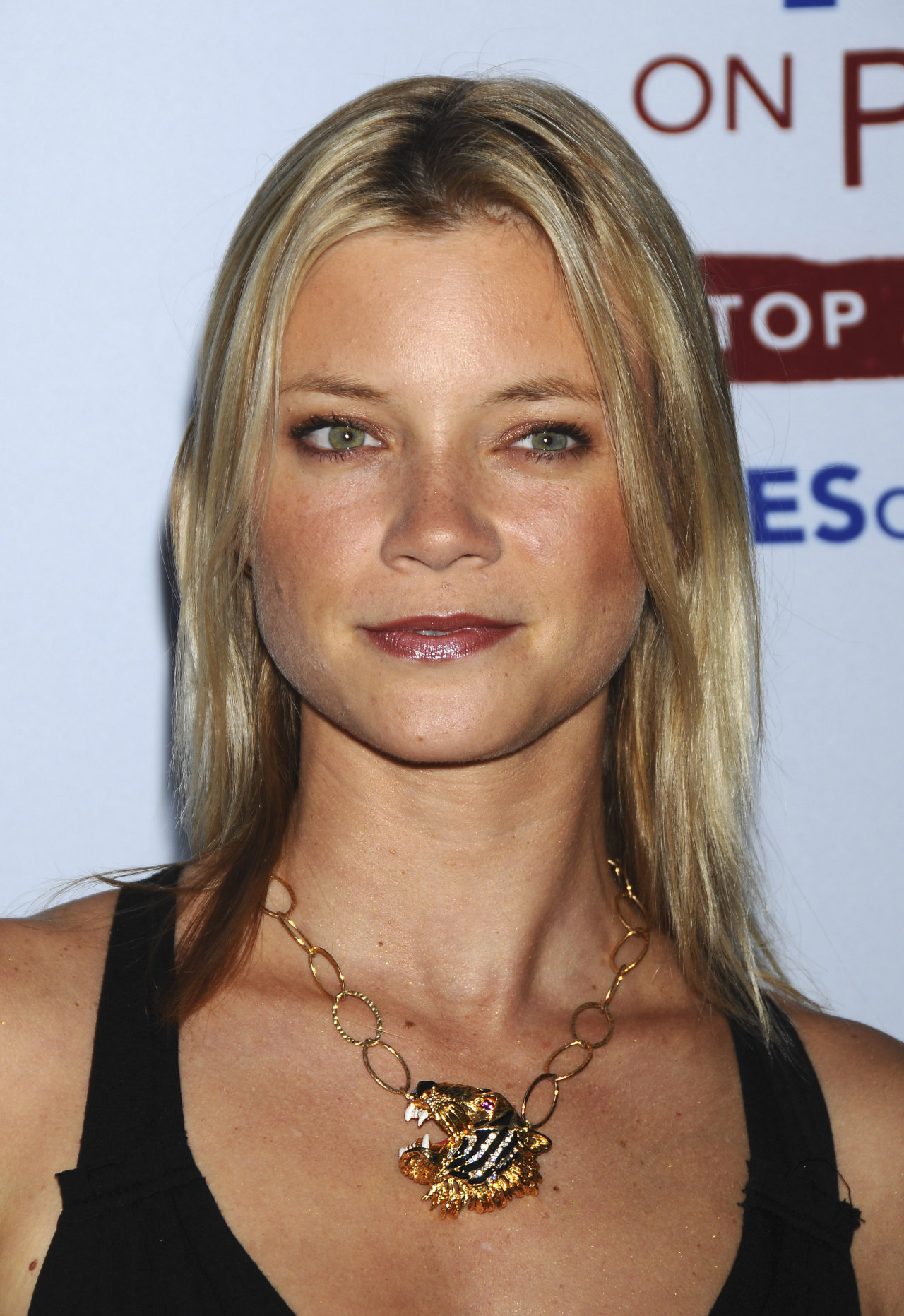 Amy Smart leaked wallpapers