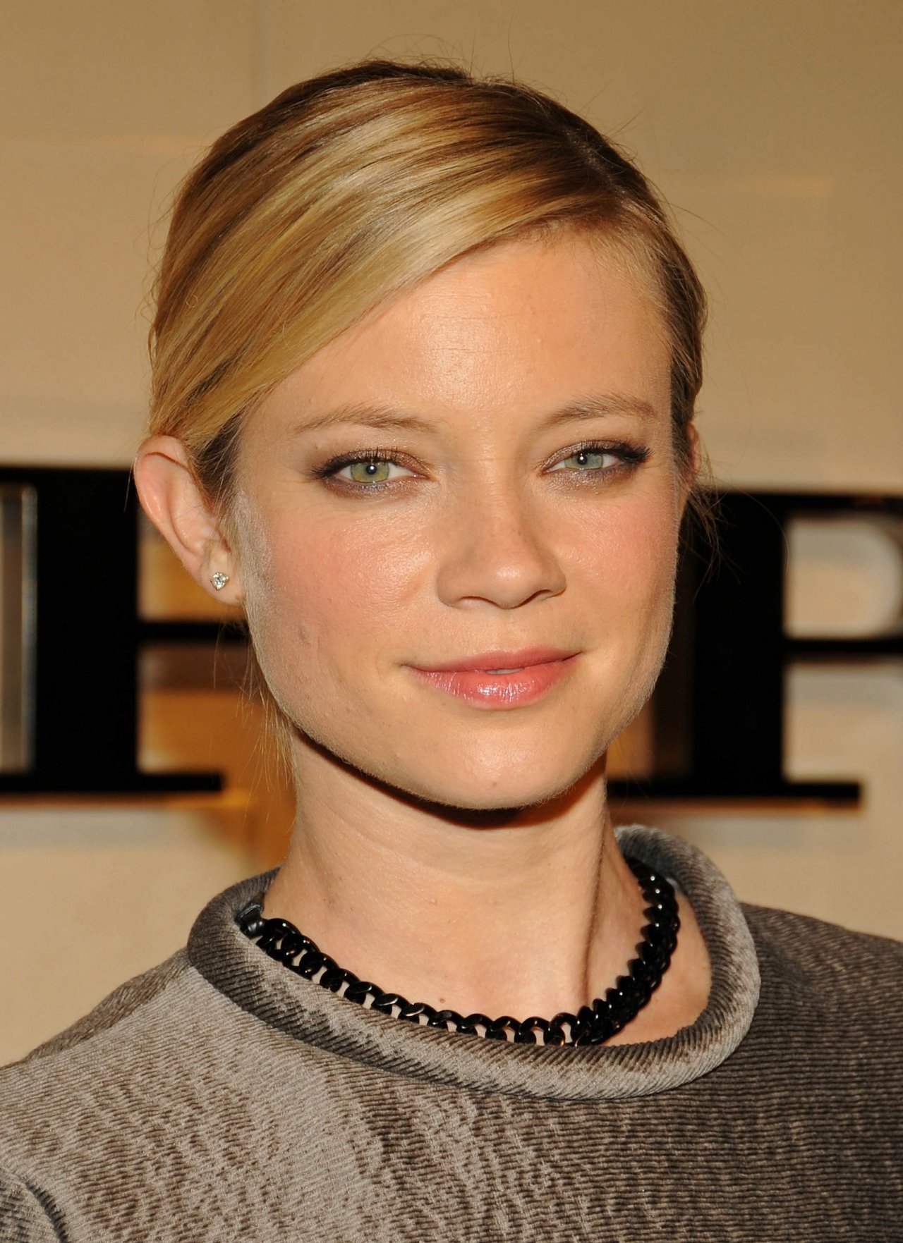 Amy Smart leaked wallpapers