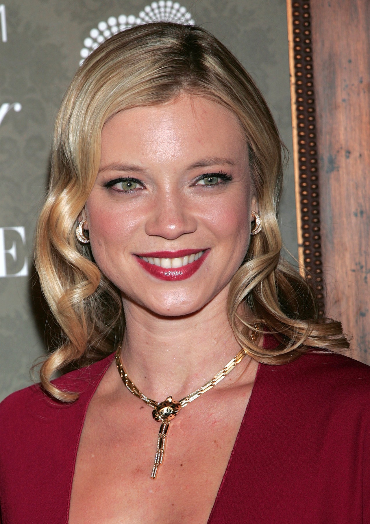 Amy Smart leaked wallpapers