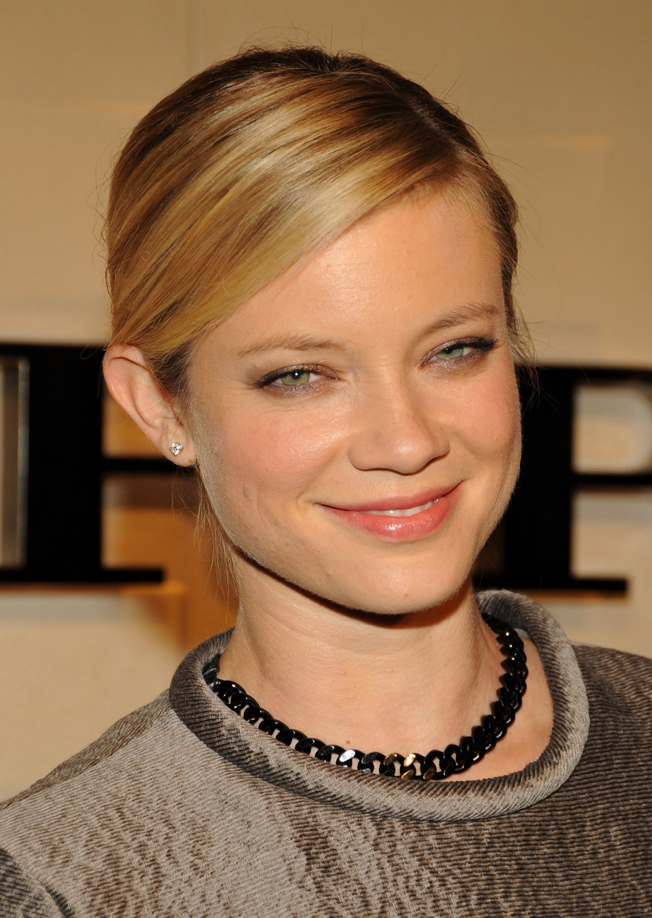 Amy Smart leaked wallpapers