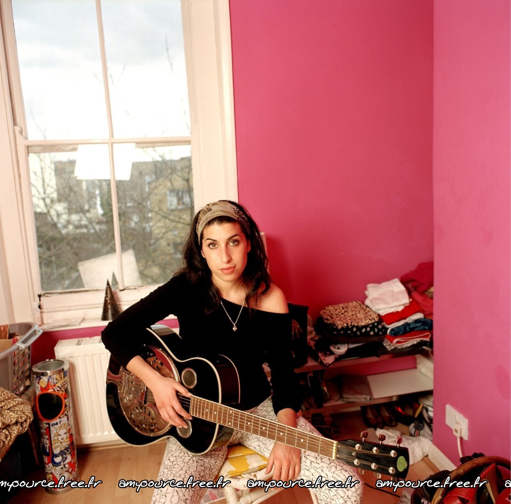 Amy Winehouse leaked wallpapers