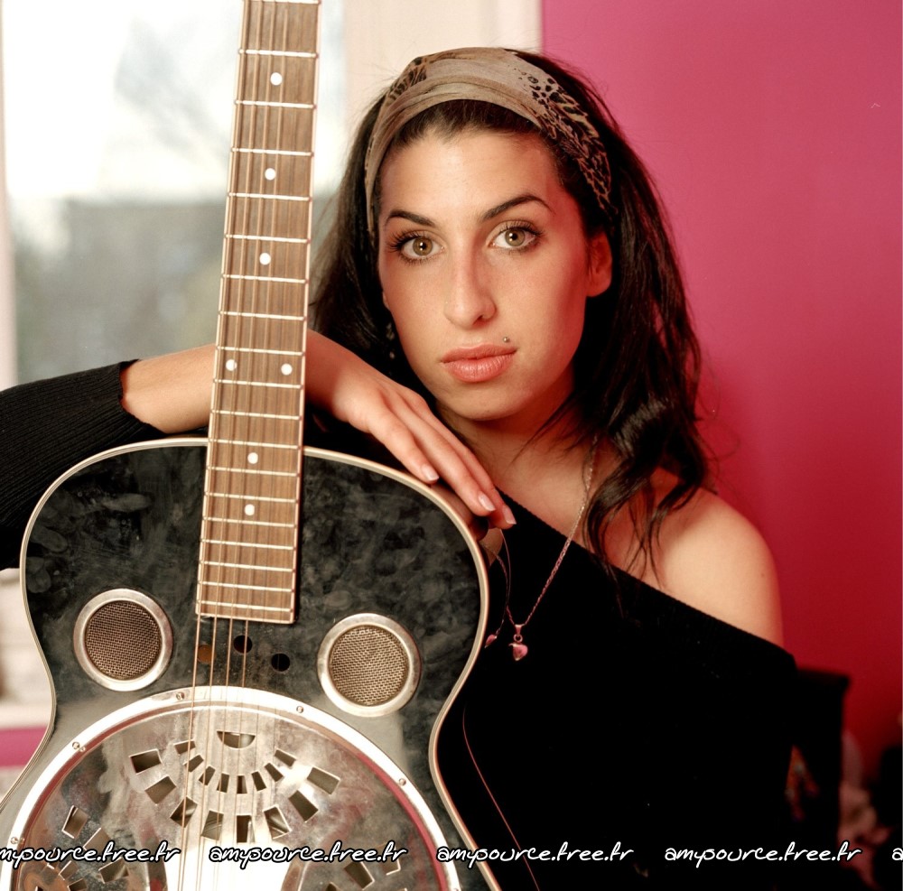 Amy Winehouse leaked wallpapers