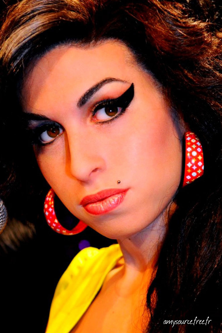 Amy Winehouse leaked wallpapers