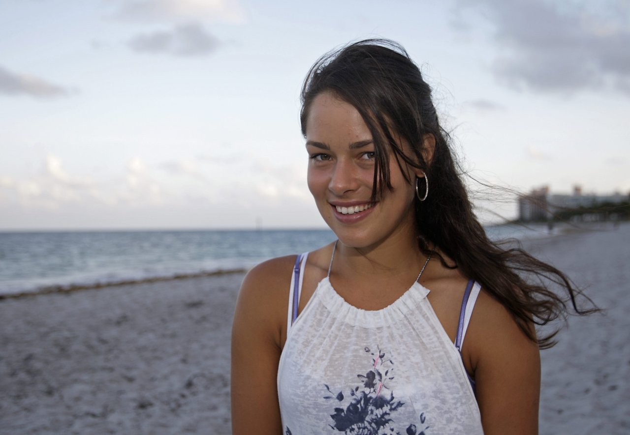 Ana Ivanovic leaked wallpapers