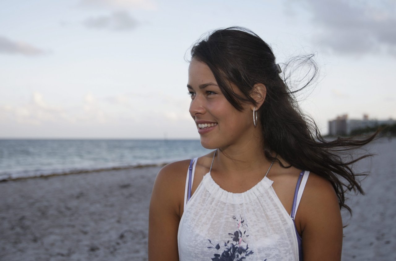 Ana Ivanovic leaked wallpapers