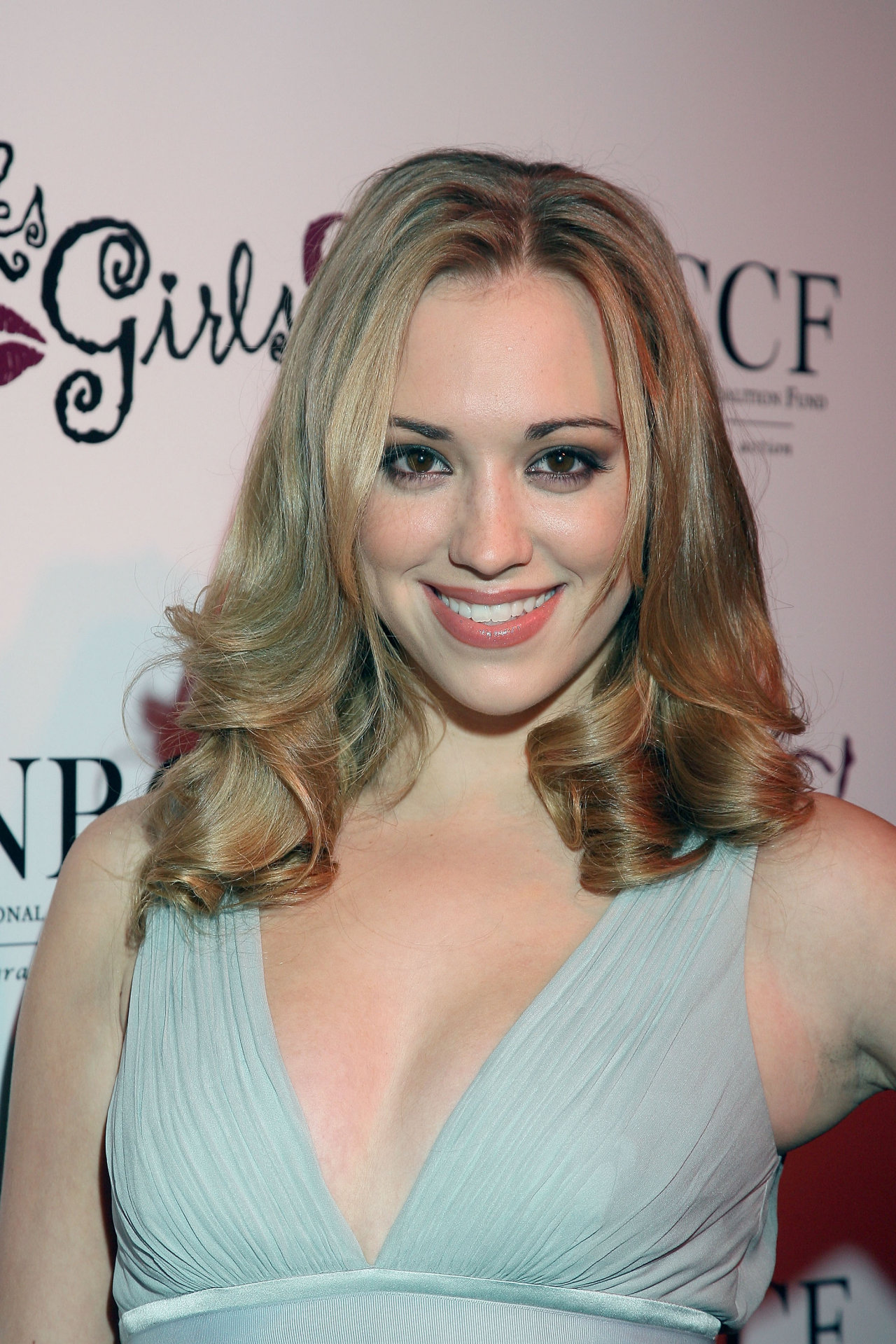 Andrea Bowen leaked wallpapers