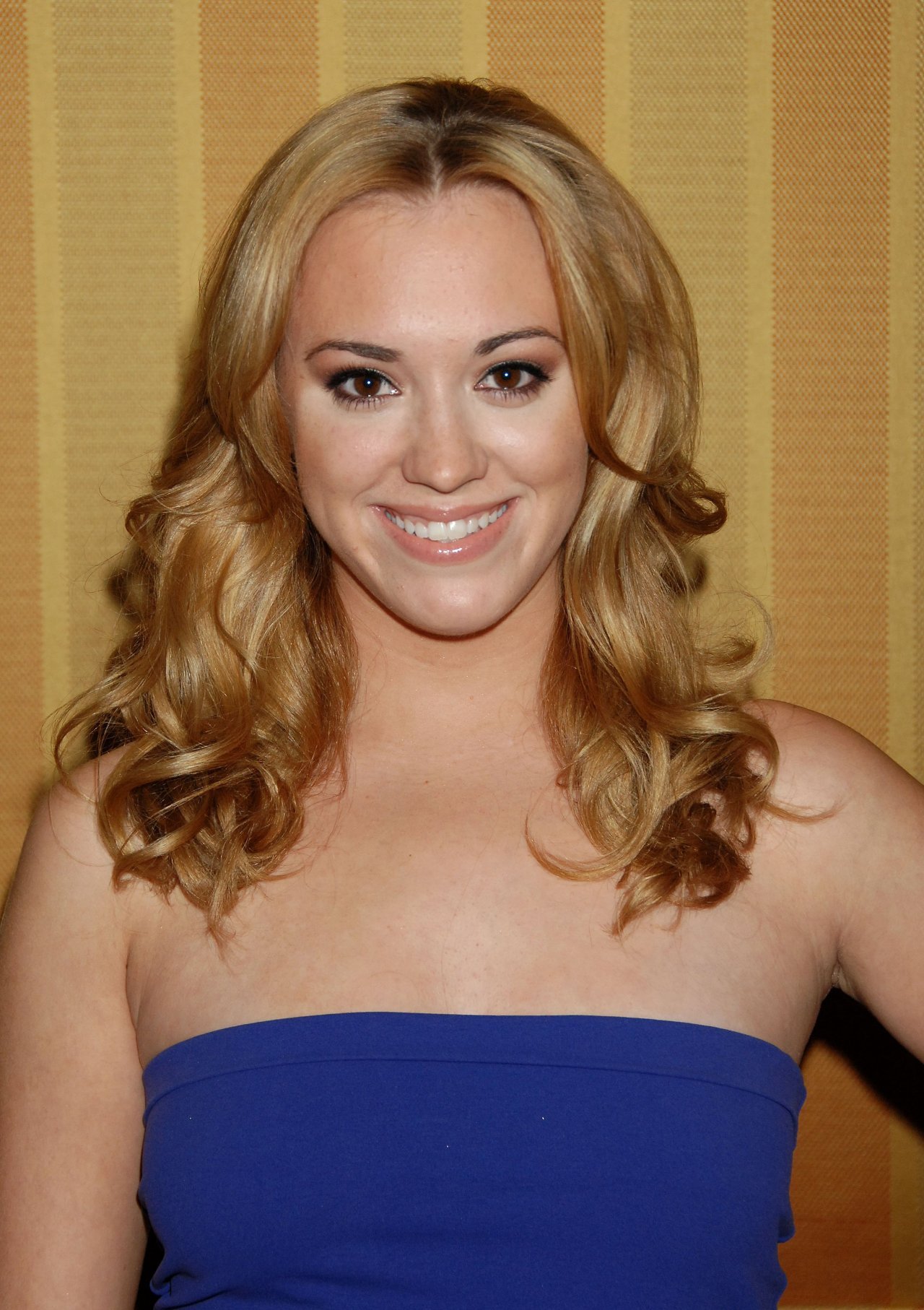 Andrea Bowen leaked wallpapers