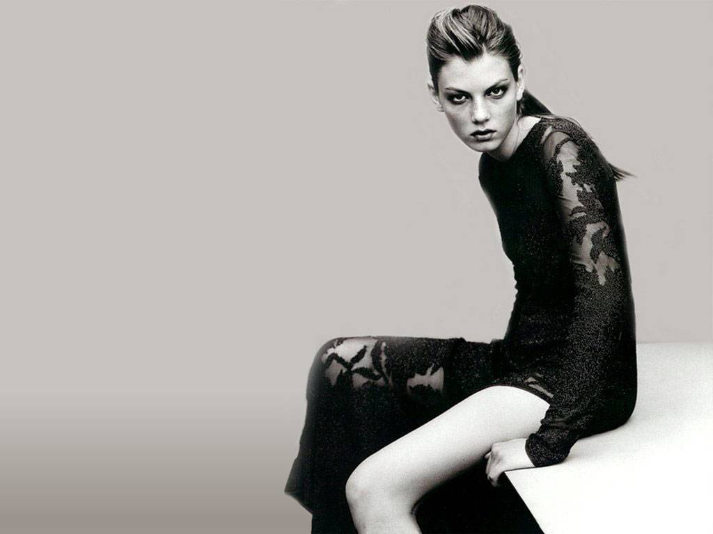 Angela Lindvall leaked wallpapers