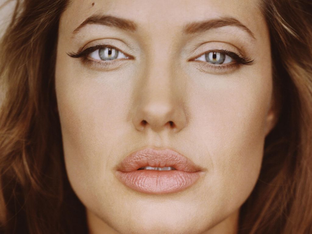 Angelina Jolie leaked wallpapers