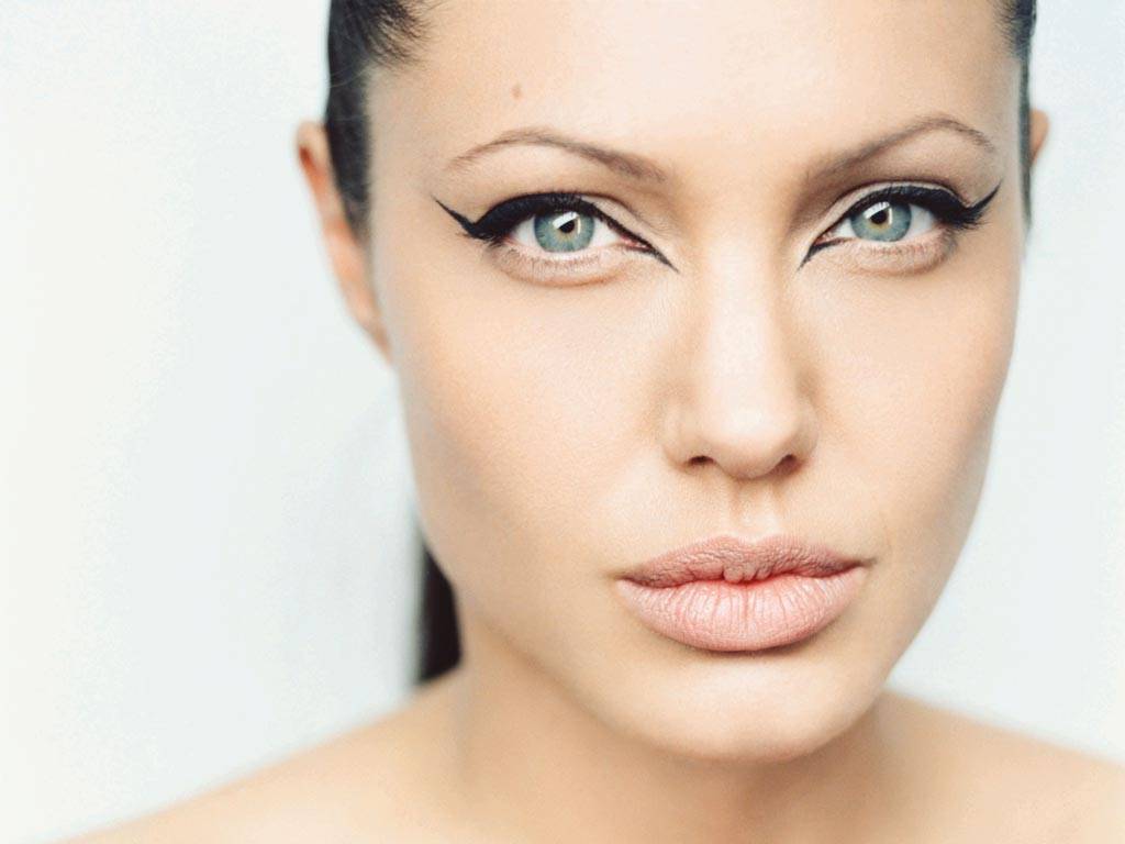 Angelina Jolie leaked wallpapers