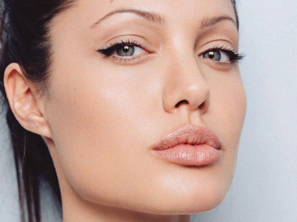 Angelina Jolie leaked wallpapers