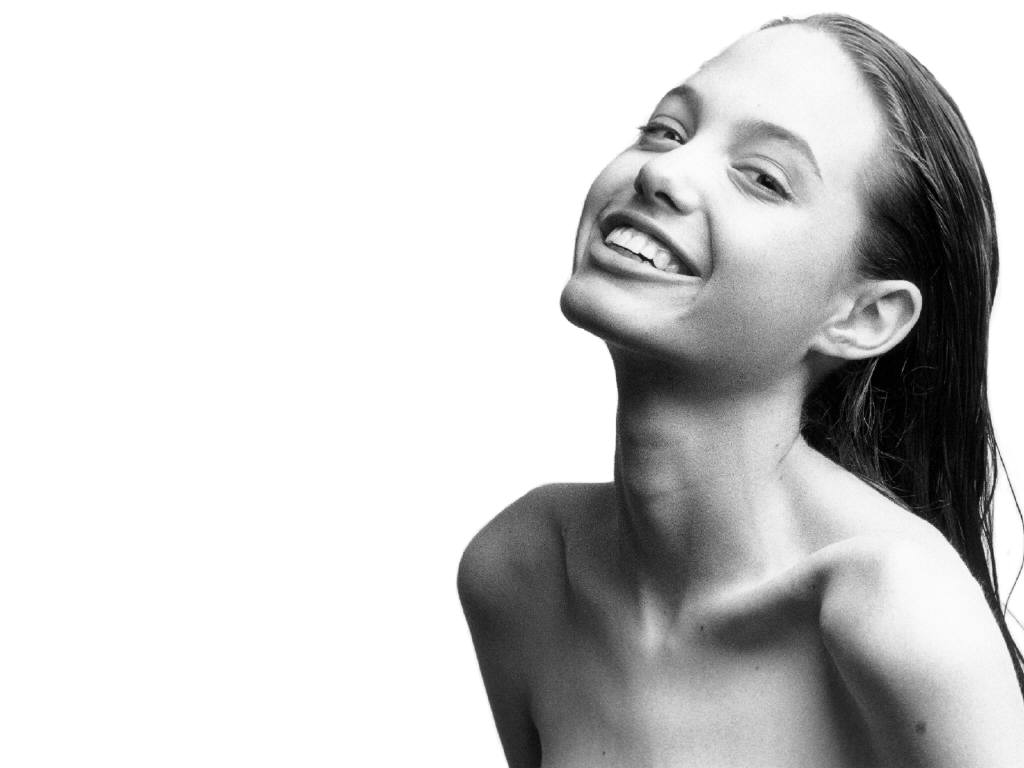 Angelina Jolie leaked wallpapers