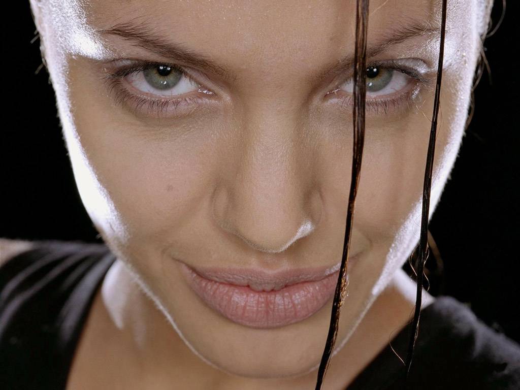 Angelina Jolie leaked wallpapers