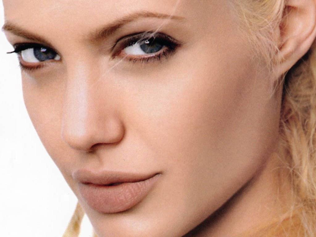 Angelina Jolie leaked wallpapers