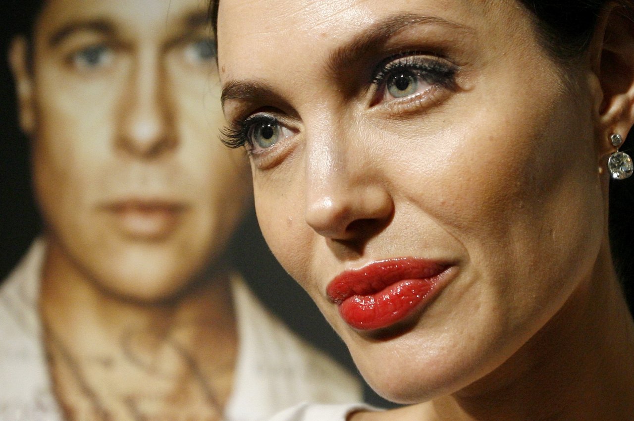 Angelina Jolie leaked wallpapers