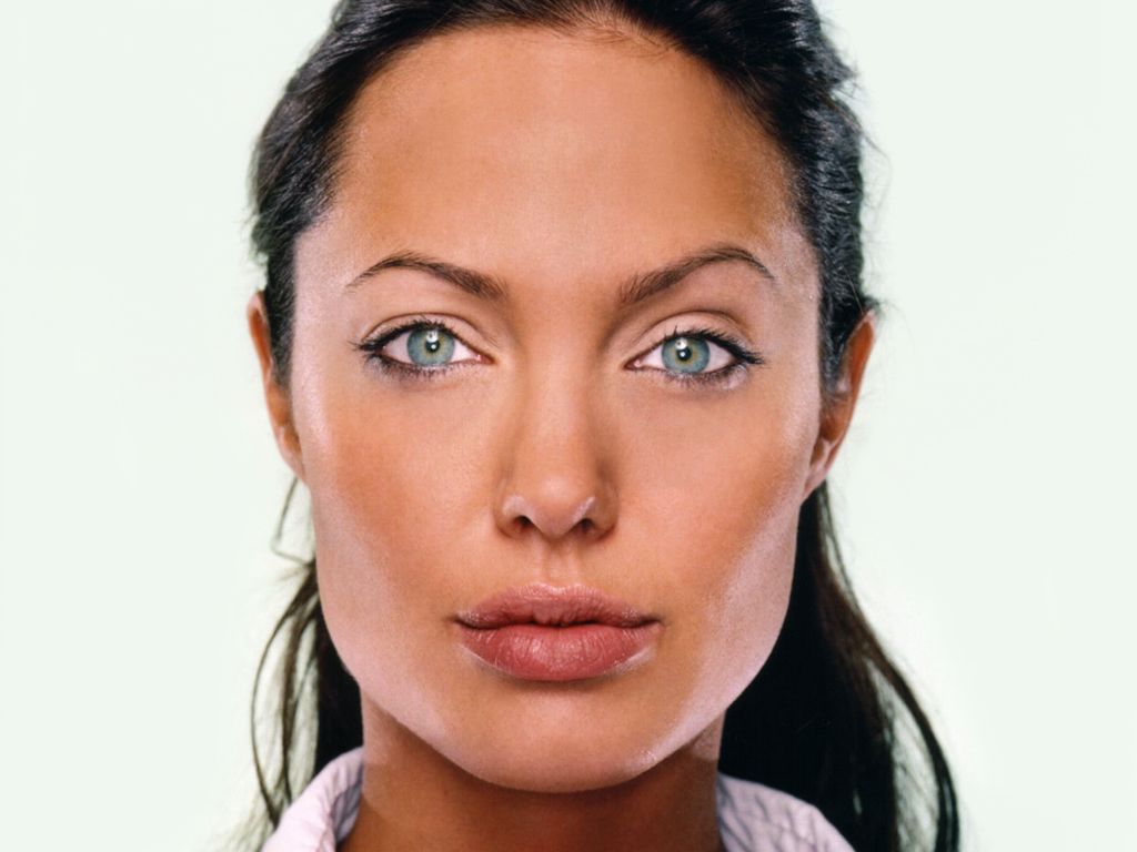 Angelina Jolie leaked wallpapers