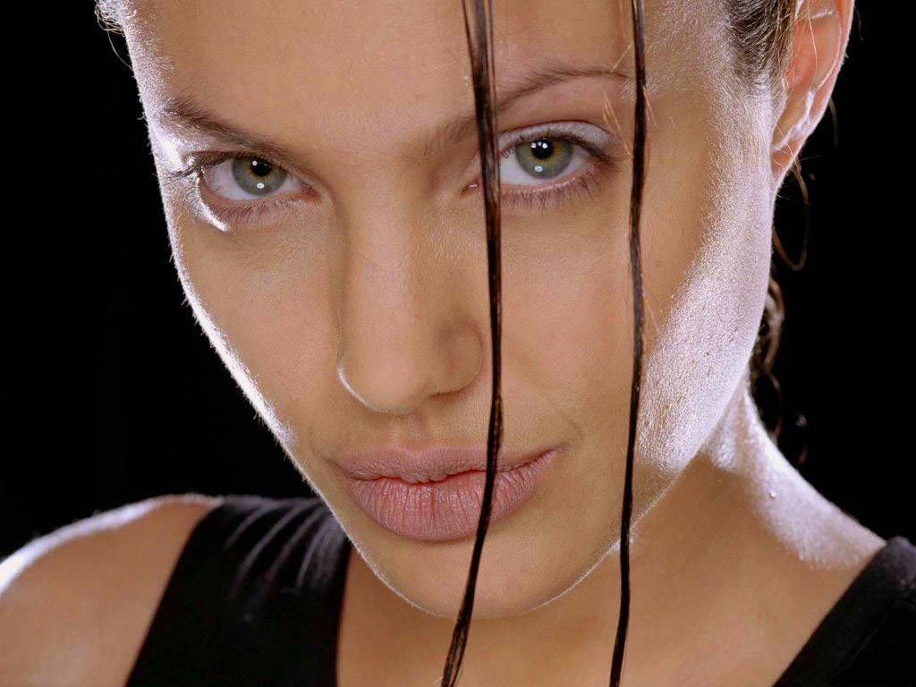 Angelina Jolie leaked wallpapers