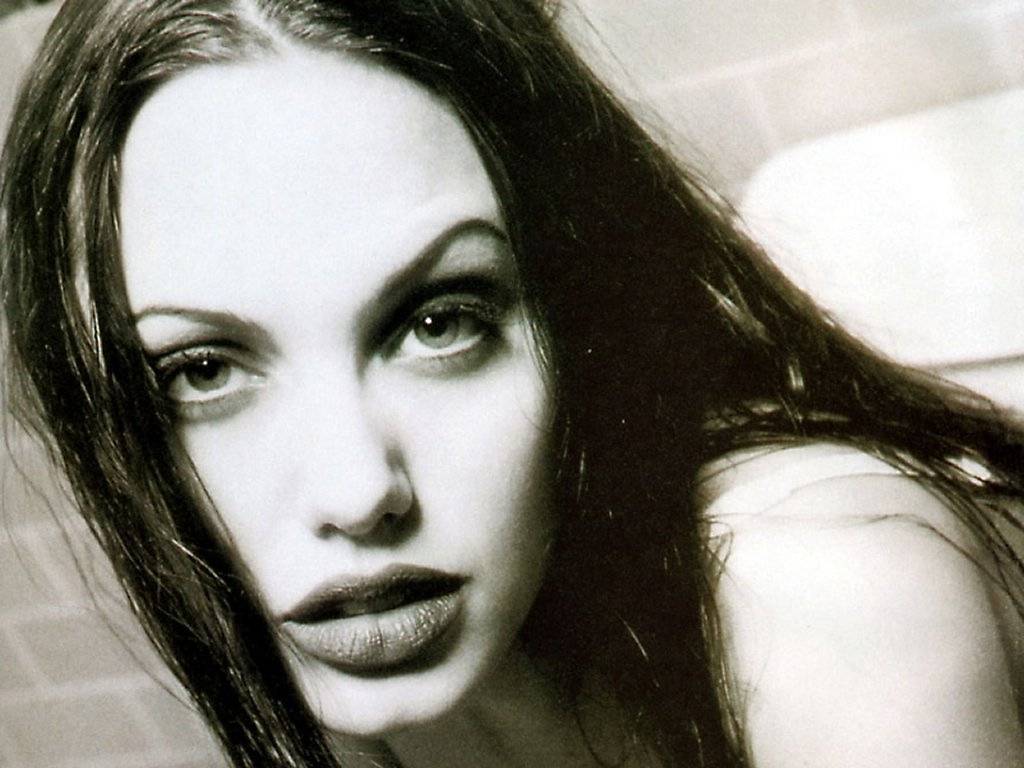 Angelina Jolie leaked wallpapers