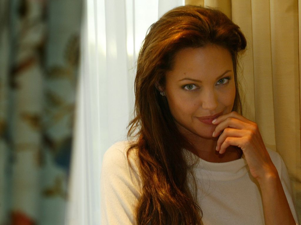 Angelina Jolie leaked wallpapers