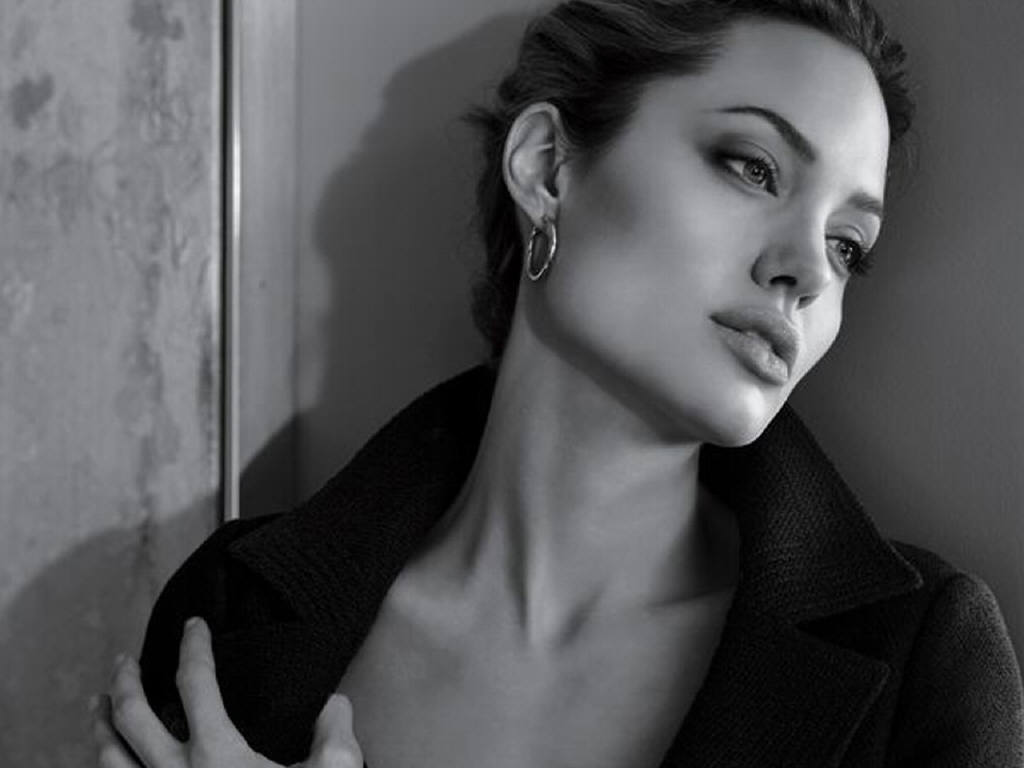 Angelina Jolie leaked wallpapers