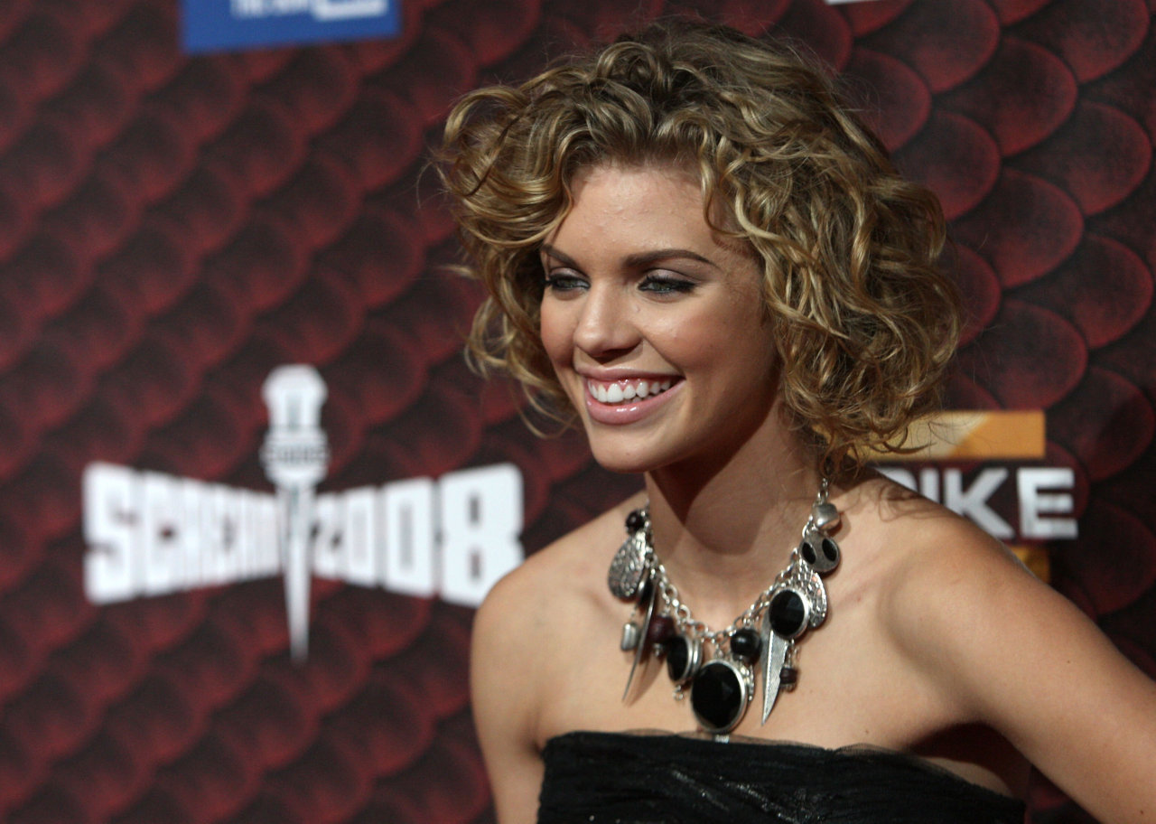 AnnaLynne McCord leaked wallpapers