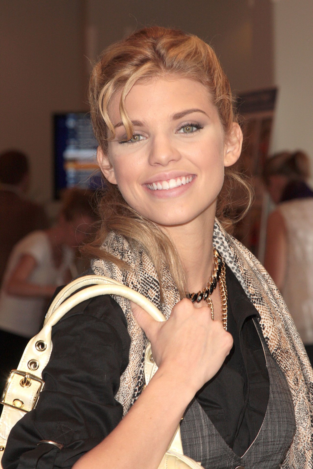 AnnaLynne McCord leaked wallpapers