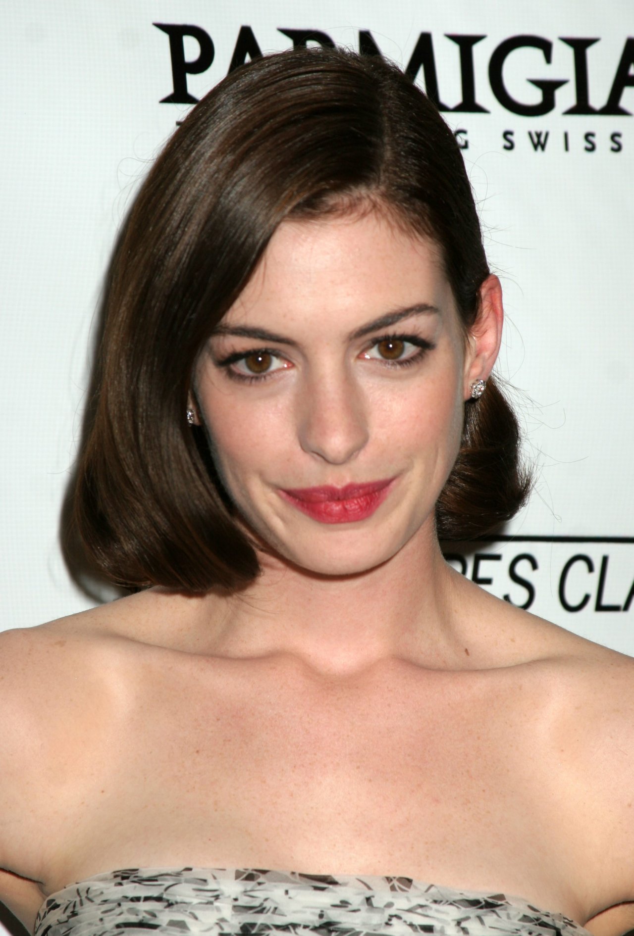 Anne Hathaway leaked wallpapers