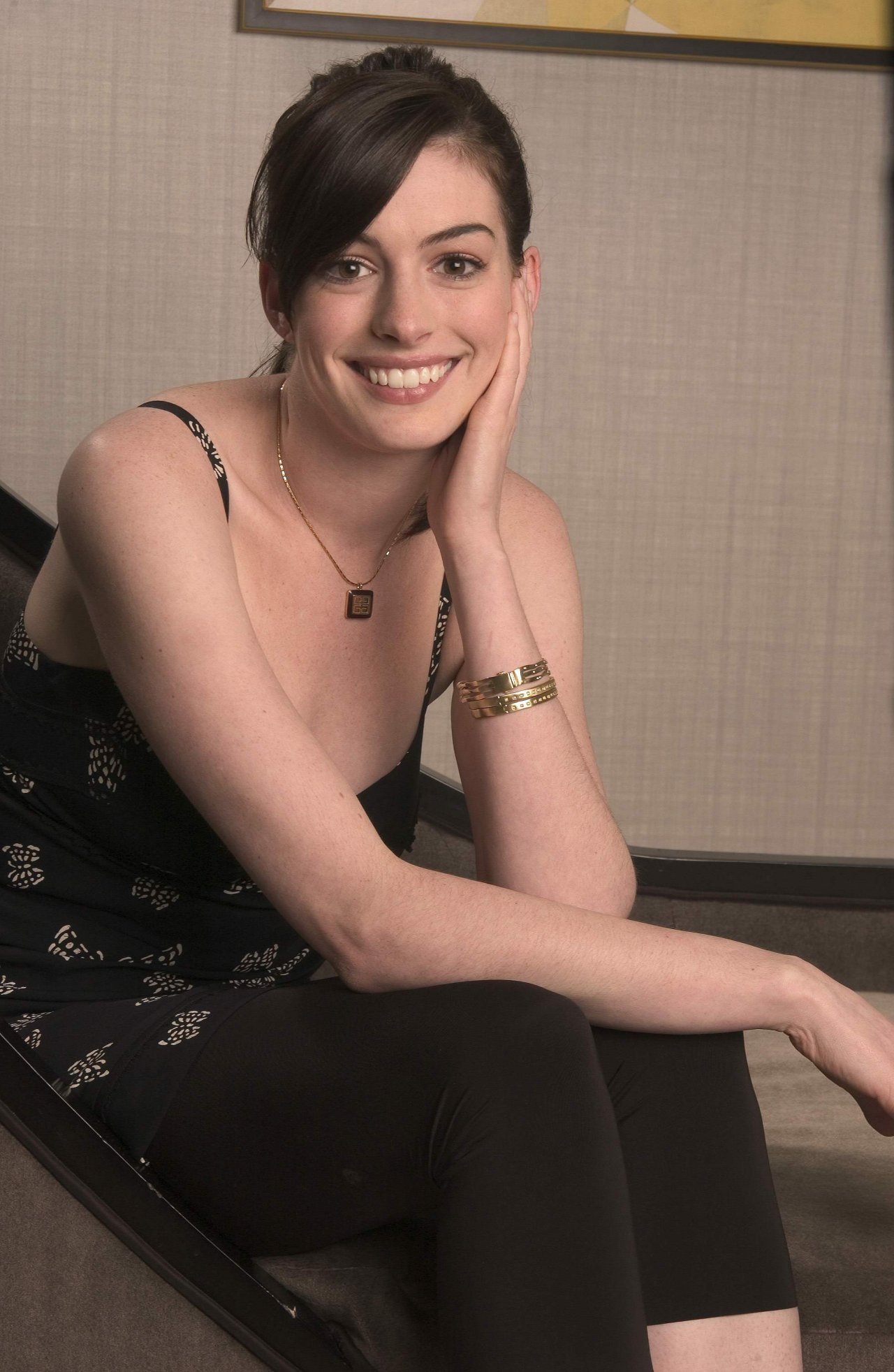 Anne Hathaway leaked wallpapers