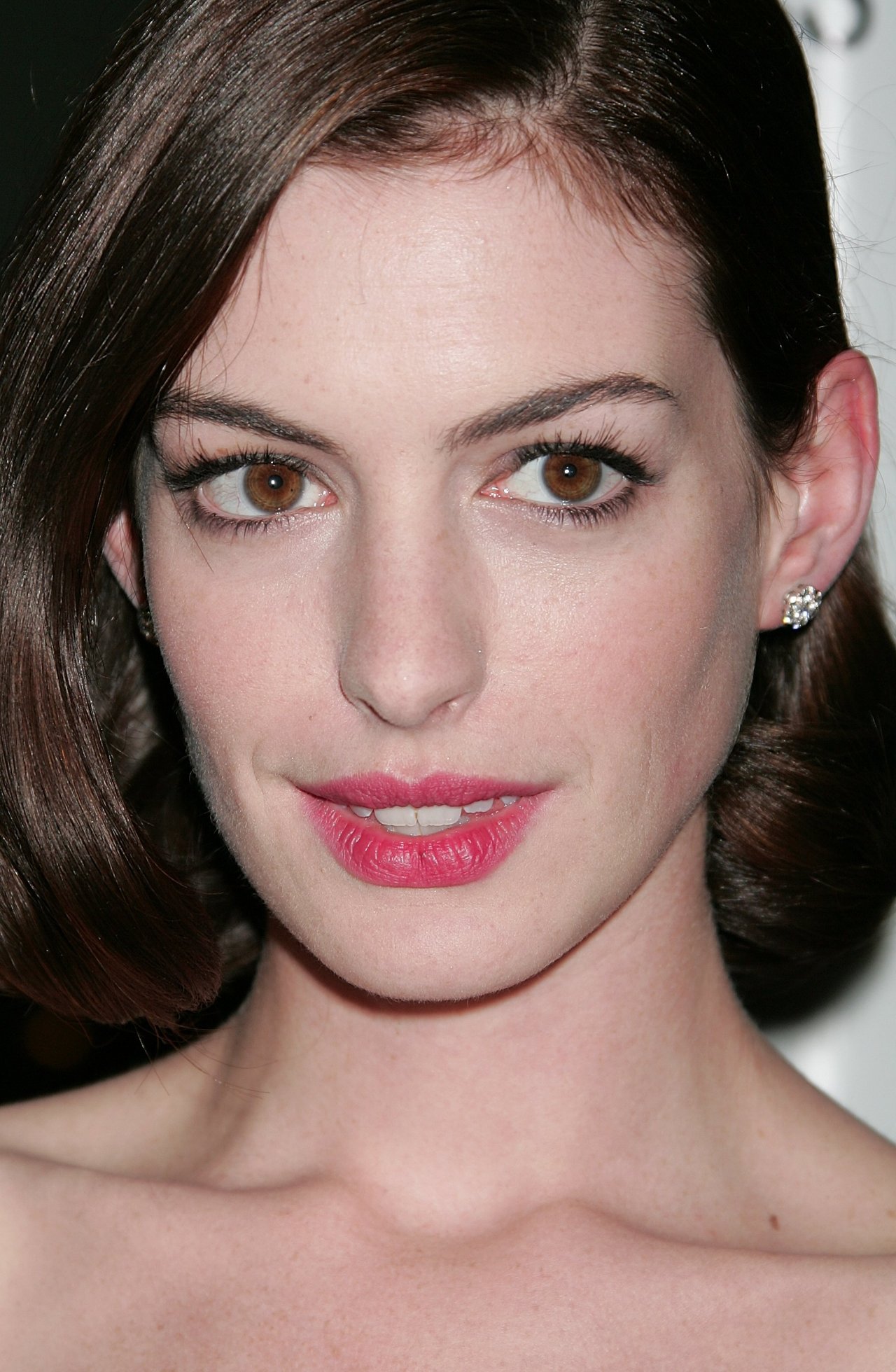 Anne Hathaway leaked wallpapers