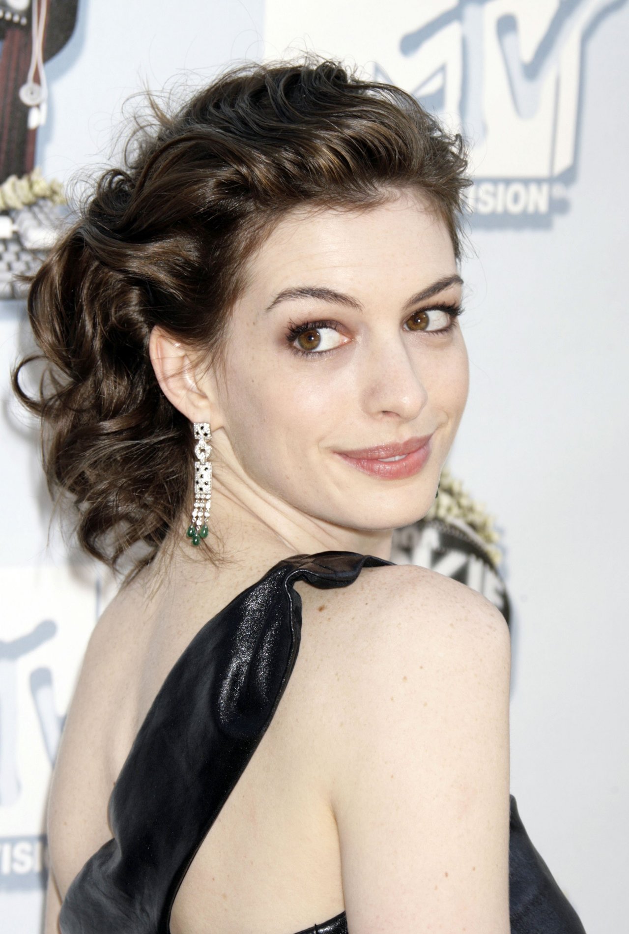 Anne Hathaway leaked wallpapers