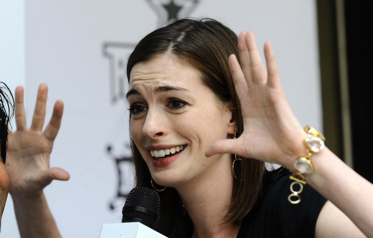 Anne Hathaway leaked wallpapers