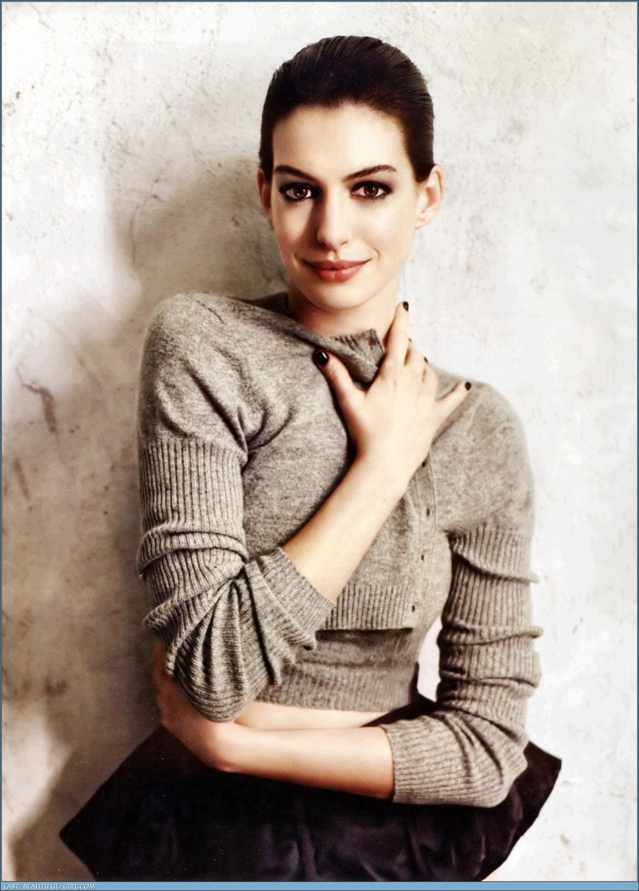 Anne Hathaway leaked wallpapers