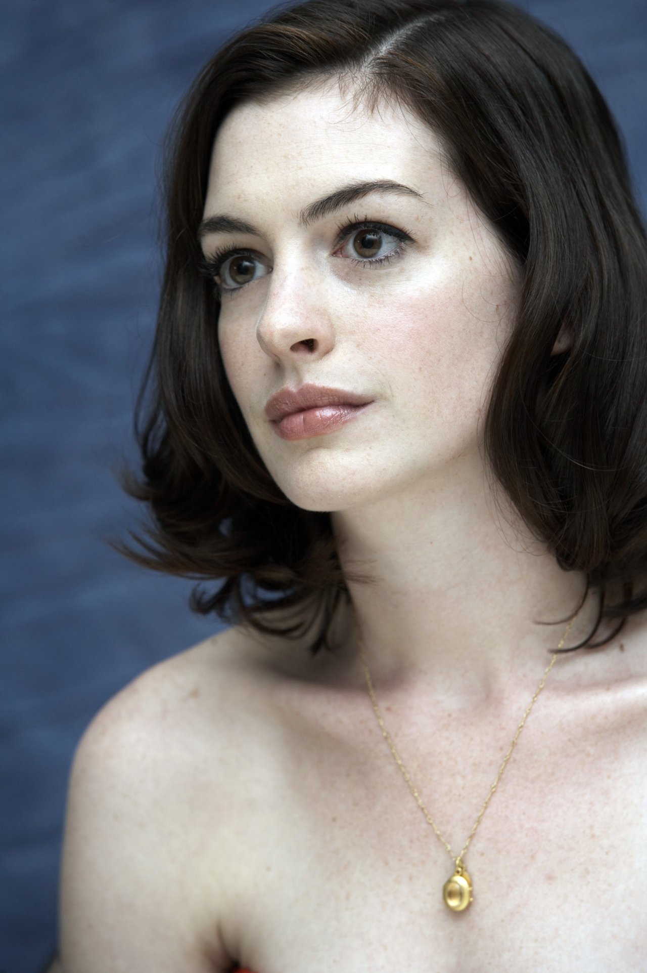 Anne Hathaway leaked wallpapers