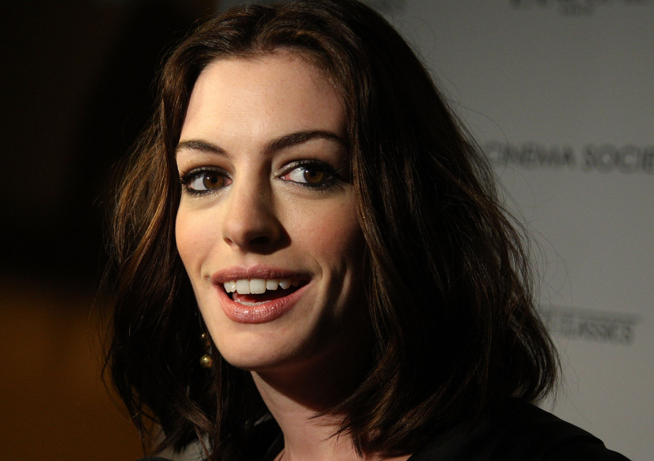 Anne Hathaway leaked wallpapers